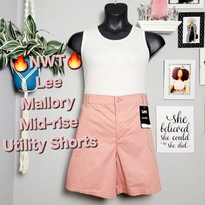 🔥NWT Lee Mid-rise Mallory Utility Shorts